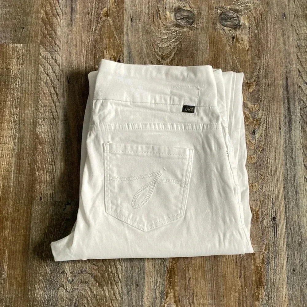Jag | Classic Fit Pull On Capri Jeans